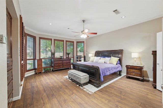 811 Shady Bend Dr, Kennedale, TX 76060 - bedroom featuring hardwood / wood-style floors, baseboards, crown molding, recessed lighting, and a ceiling fan