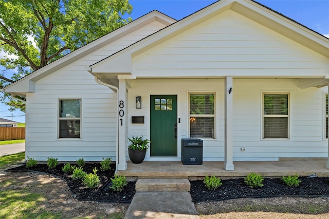 801 Edgefield Rd, Fort Worth, TX 76107 - bungalow-style home featuring covered porch