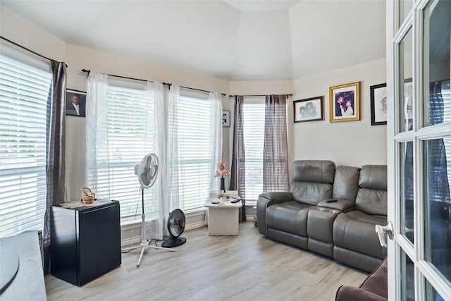 5000 Coral Creek Dr, Fort Worth, TX 76135 - living area with wood finished floors and lofted ceiling