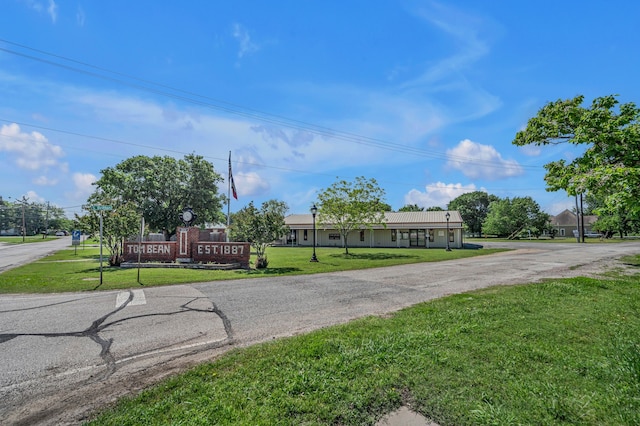209 S Britton St, Tom Bean, TX 75489 - view of asphalt road