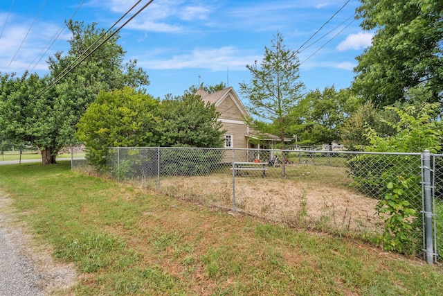 209 S Britton St, Tom Bean, TX 75489 - view of yard