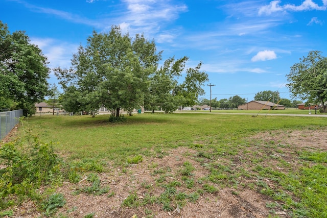 209 S Britton St, Tom Bean, TX 75489 - view of yard