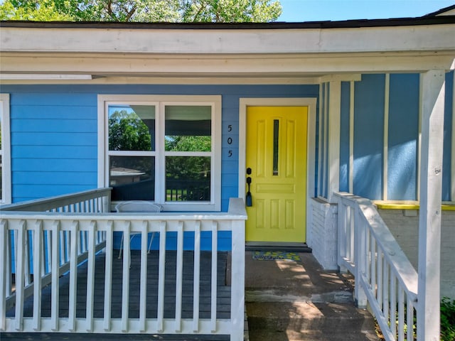 505 E 4th St, Weatherford, TX 76086 - entrance to property featuring covered porch