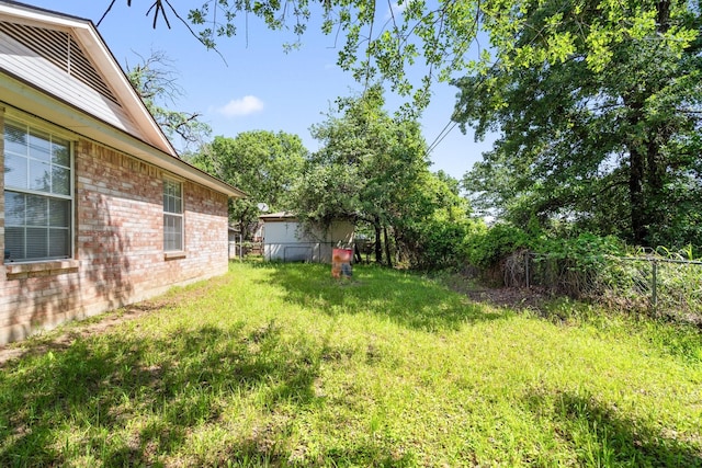 816 Red Oak Ct, Azle, TX 76020 - view of yard