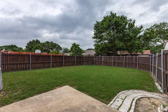2929 Forest Park Dr, Garland, TX 75040 - view of yard featuring a patio area
