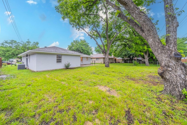 1725 Camara Ct, Grand Prairie, TX 75051 - view of yard with central air condition unit