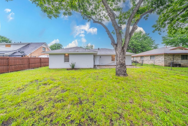 1725 Camara Ct, Grand Prairie, TX 75051 - view of rear view of house
