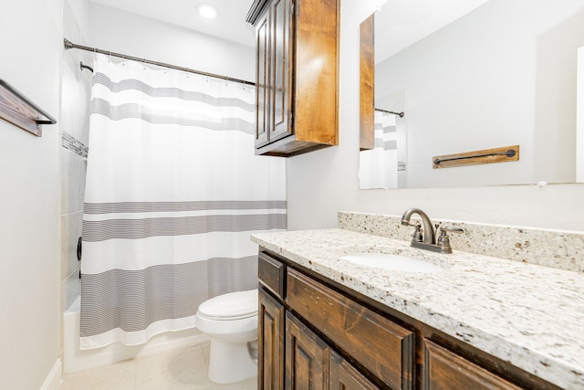 713 Calm Crest Dr, Rockwall, TX 75087 - full bathroom featuring toilet, vanity, shower / bath combo, and recessed lighting