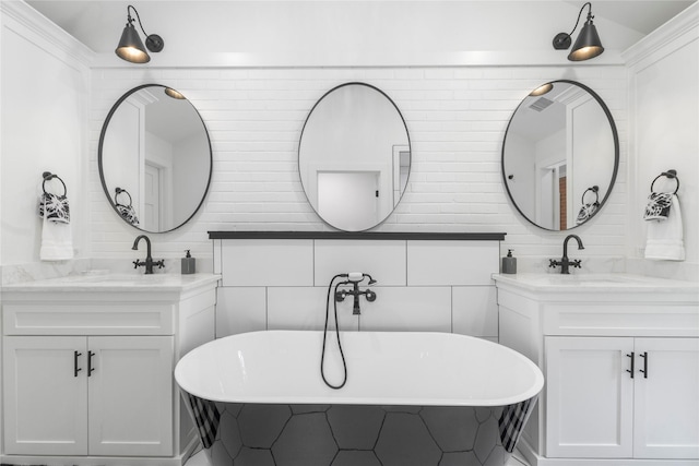 401 Tangle Dr, Tool, TX 75143 - full bath with a soaking tub and two vanities