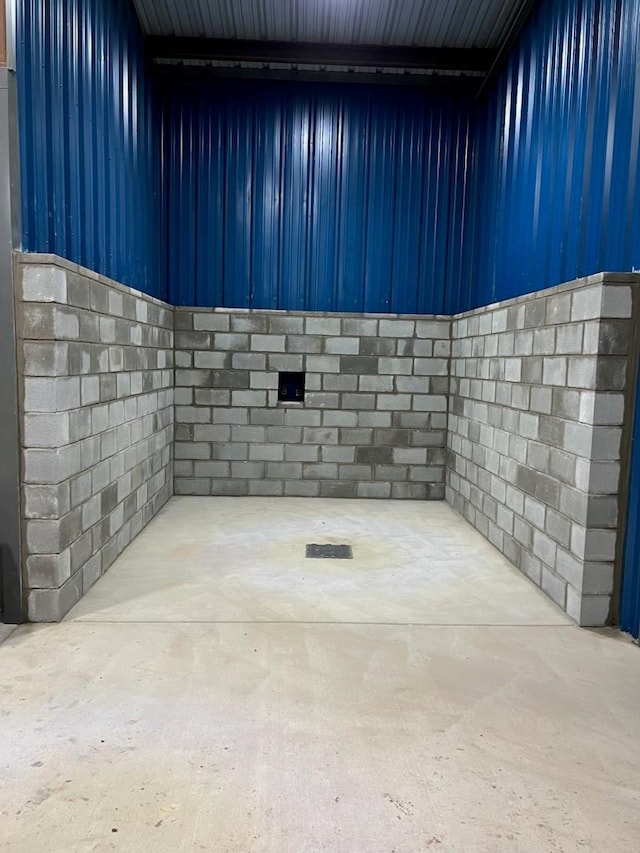 1668 Poe Prairie Rd, Millsap, TX 76066 - bathroom with concrete flooring