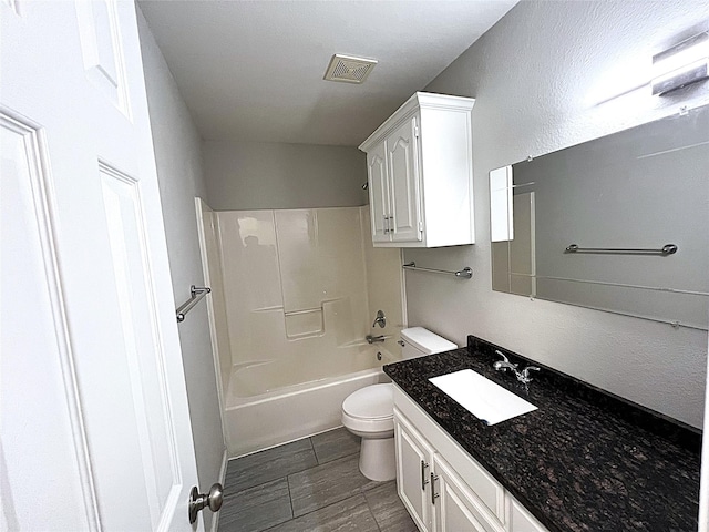 902 Mack Pl, Denton, TX 76209 - full bath featuring toilet, vanity, and washtub / shower combination