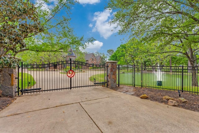 7212 John Mccain Rd, Colleyville, TX 76034 - gate with fence