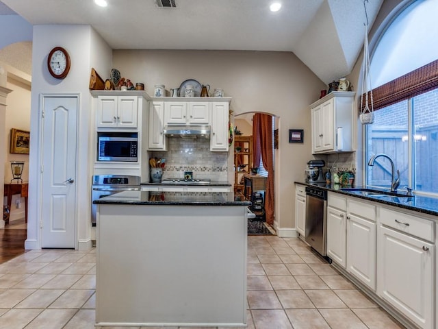 3214 Pecan Meadow Dr, Garland, TX 75040 - kitchen featuring a sink, appliances with stainless steel finishes, light tile patterned floors, a kitchen island, and recessed lighting