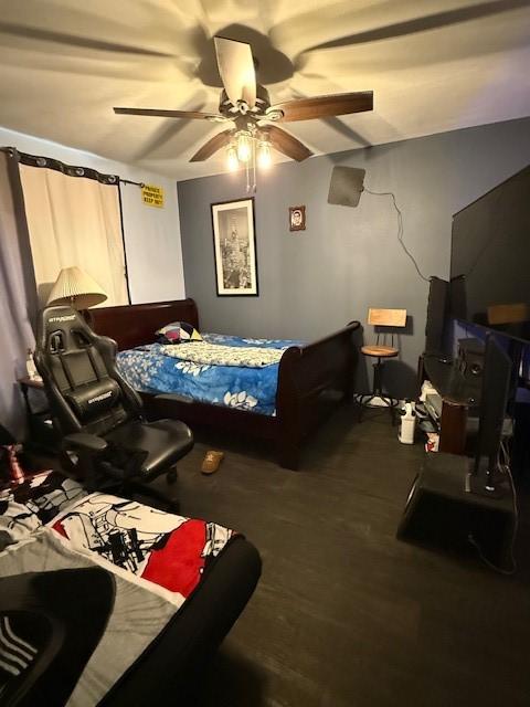 3524 Paramount St, North Richland Hills, TX 76117 - bedroom with wood finished floors and a ceiling fan