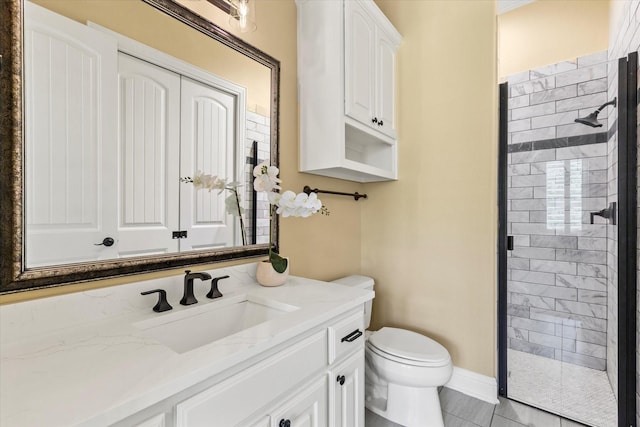 1085 Forest Bend Ct, Cross Roads, TX 76227 - full bath with a tile shower, toilet, vanity, and baseboards