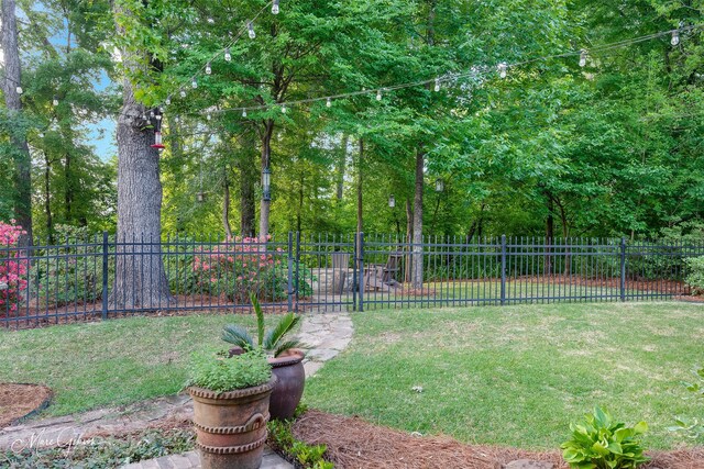 27 Wilshire Dr, Bossier City, LA 71111 - view of yard