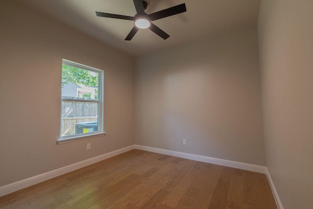 914 S Brazos St, Weatherford, TX 76086 - empty room featuring light wood-type flooring, ceiling fan, and baseboards