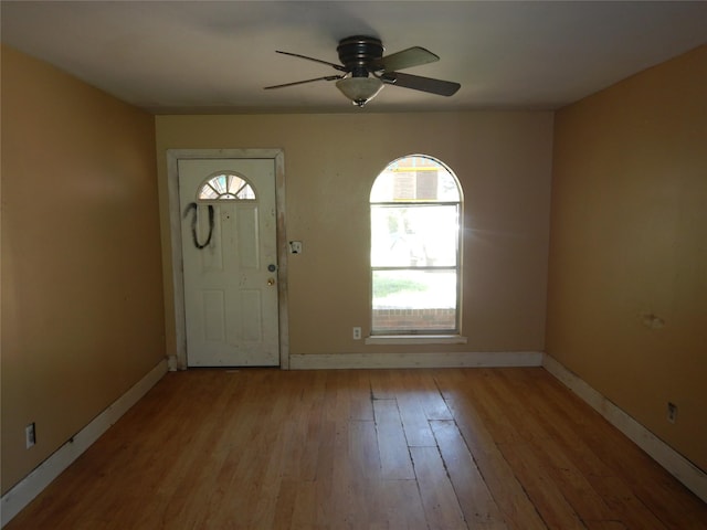4180 Glenn Rd, Shreveport, LA 71107 - foyer with light wood-type flooring, ceiling fan, and baseboards