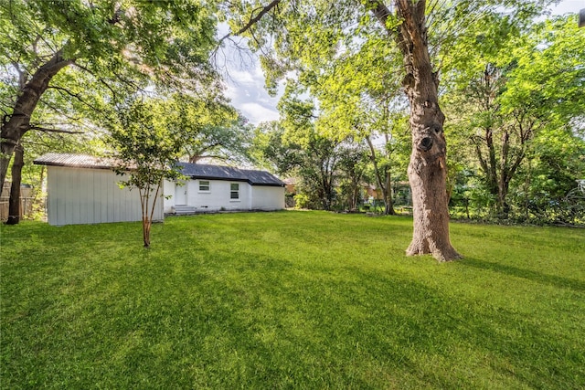 10816 Joaquin Dr, Dallas, TX 75228 - view of green lawn