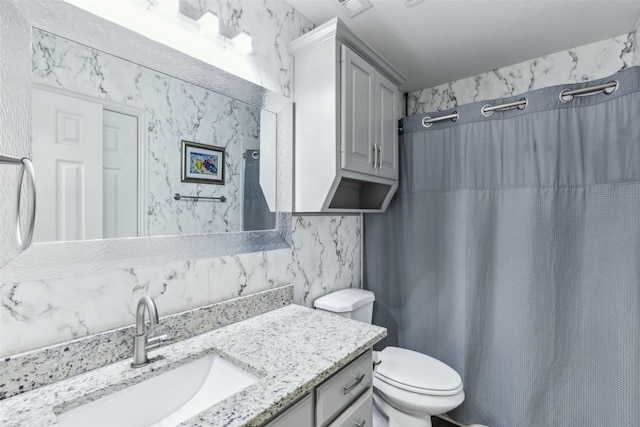 119 Palomino Ct, Shady Shores, TX 76208 - full bath with vanity, toilet, and a shower with shower curtain