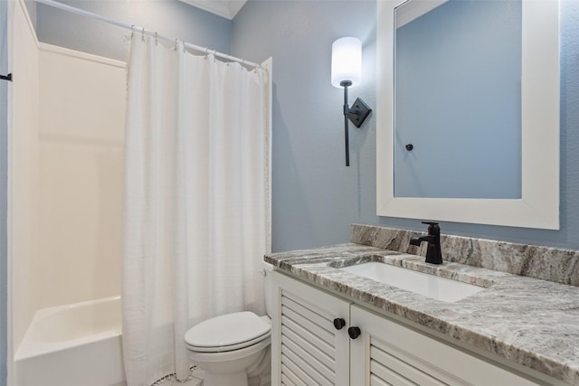 10136 Braided Briar Ln, Waco, TX 76712 - bathroom with toilet, vanity, shower / tub combo with curtain, and crown molding