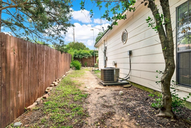 1407 W Mulberry St, Sherman, TX 75092 - view of yard with fence and central AC unit
