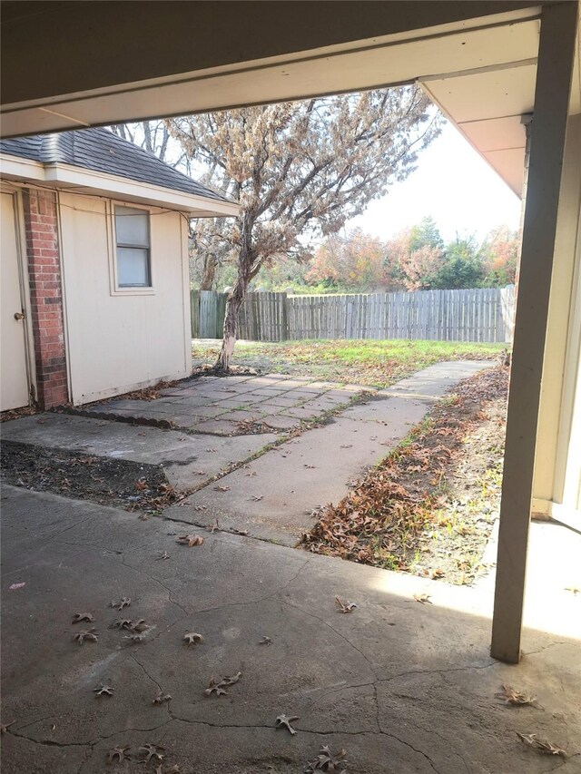 327 Trevino Trl, Lancaster, TX 75146 - view of patio with fence