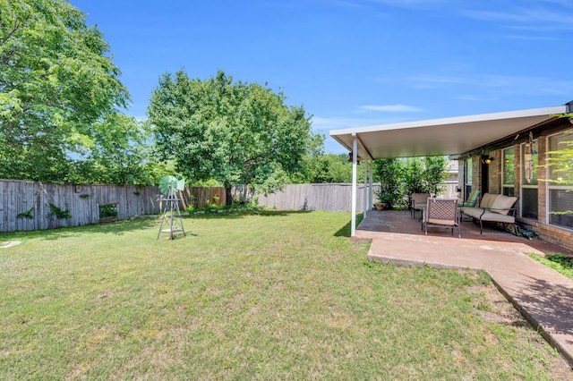 view of yard featuring a patio