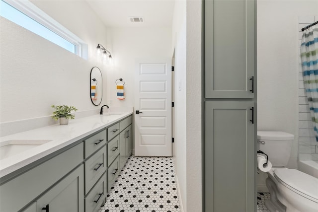 959 County Road 1300, Bridgeport, TX 76426 - full bath featuring a shower with curtain, double vanity, toilet, and a bath