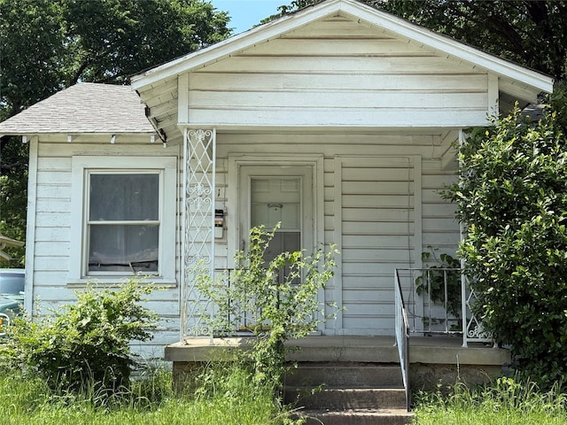 2911 Reed Ln, Dallas, TX 75215 - view of front of property featuring a shingled roof