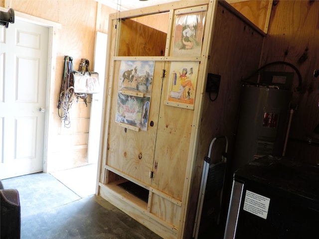 1630 County Road 3239, Hico, TX 76457 - mudroom with concrete floors
