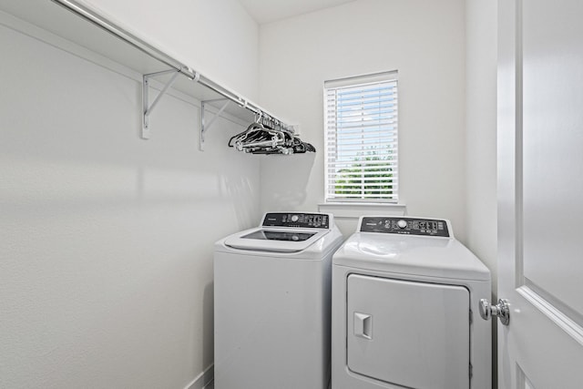 3952 Oak Creek Cir, Denison, TX 75020 - laundry area with washer and clothes dryer