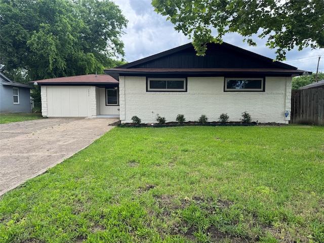 6832 Brierfield Cir, Dallas, TX 75232 - ranch-style house featuring driveway and brick siding