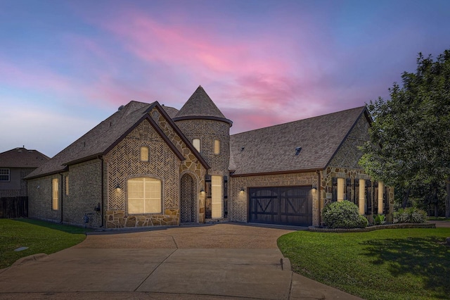 600 Oakmont Ct, Desoto, TX 75115 - view of front facade featuring driveway, brick siding, a yard, and stone siding