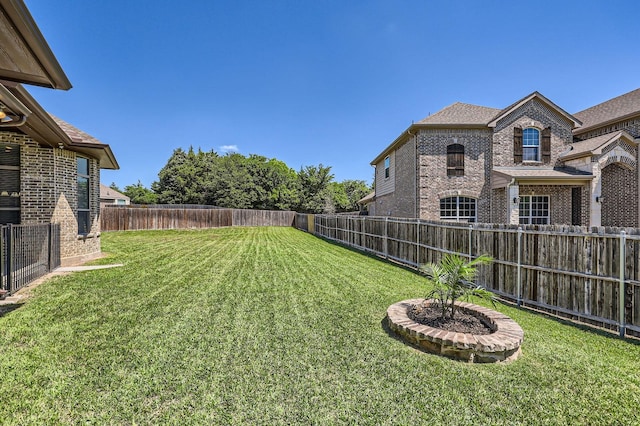 600 Oakmont Ct, Desoto, TX 75115 - view of yard