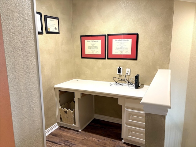 519 Butternut Dr, Garland, TX 75044 - bathroom featuring wood finished floors, a textured wall, and baseboards
