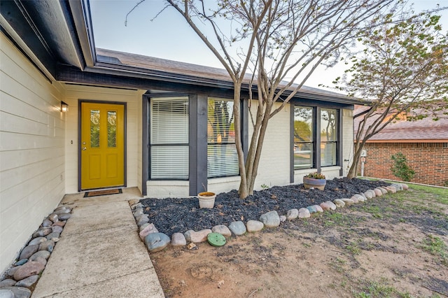 2702 Glen Ridge Dr, Arlington, TX 76016 - entrance to property featuring brick siding