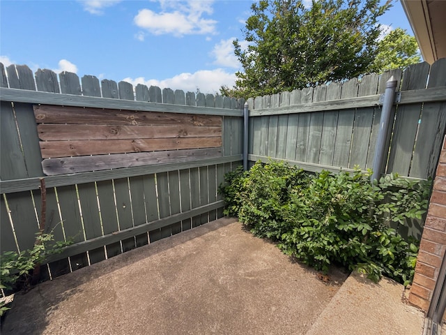 2114 Cottage Oak Ln, Colleyville, TX 76034 - view of patio with fence