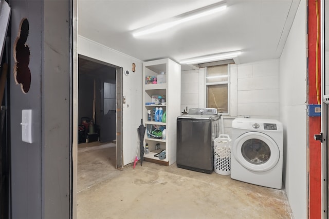 604 S Chestnut St, Winnsboro, TX 75494 - laundry area with washer and dryer