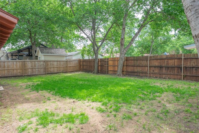 409 Forby Ave, Fort Worth, TX 76103 - view of fenced backyard