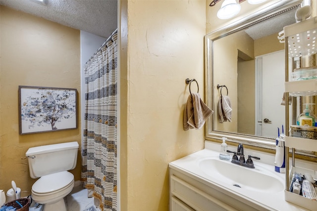2043 Fleur De Lis Ct, Arlington, TX 76012 - bathroom with toilet, vanity, a textured ceiling, and a shower with shower curtain