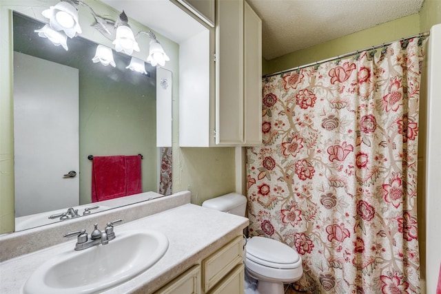 2043 Fleur De Lis Ct, Arlington, TX 76012 - bathroom with toilet, vanity, and a shower with shower curtain