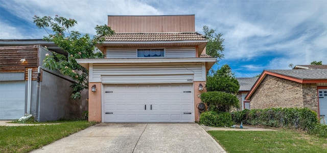 2043 Fleur De Lis Ct, Arlington, TX 76012 - view of front of property with a garage and driveway