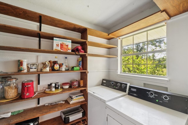168 Barker Ln, Waco, TX 76705 - laundry area with independent washer and dryer
