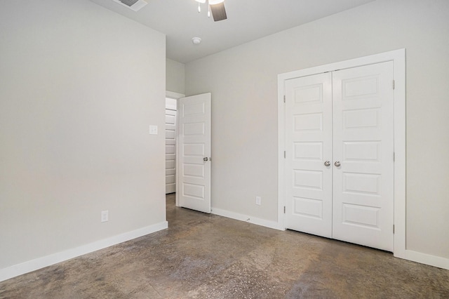 4041/2 Evans St, Cleburne, TX 76031 - unfurnished bedroom featuring concrete flooring, baseboards, a closet, and a ceiling fan
