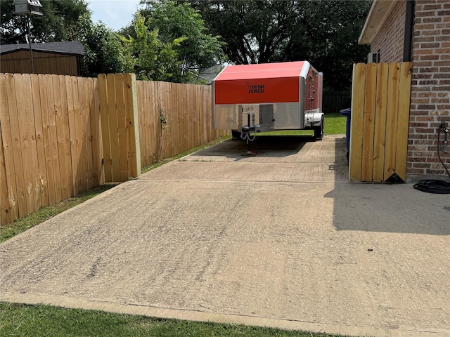 152 Sand Beach Blvd, Shreveport, LA 71105 - view of parking with driveway