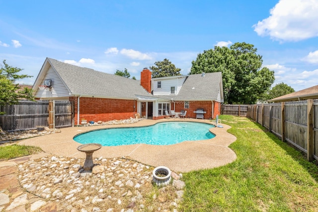1809 Esquire Pl, Grand Prairie, TX 75050 - view of swimming pool with a patio area and grilling area
