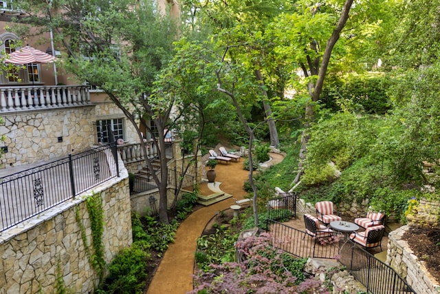 3725 Turtle Creek Blvd Unit A, Dallas, TX 75219 - view of yard featuring a deck and outdoor lounge area