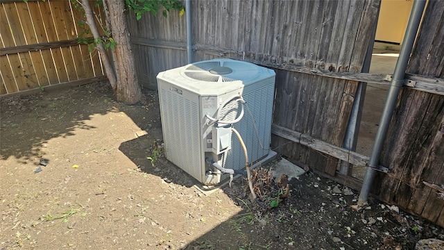 18 E Townhouse Ln Unit 31, Grand Prairie, TX 75052 - exterior view of central AC