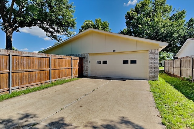 1625 Stockton Trl, Plano, TX 75023 - detached garage featuring fence